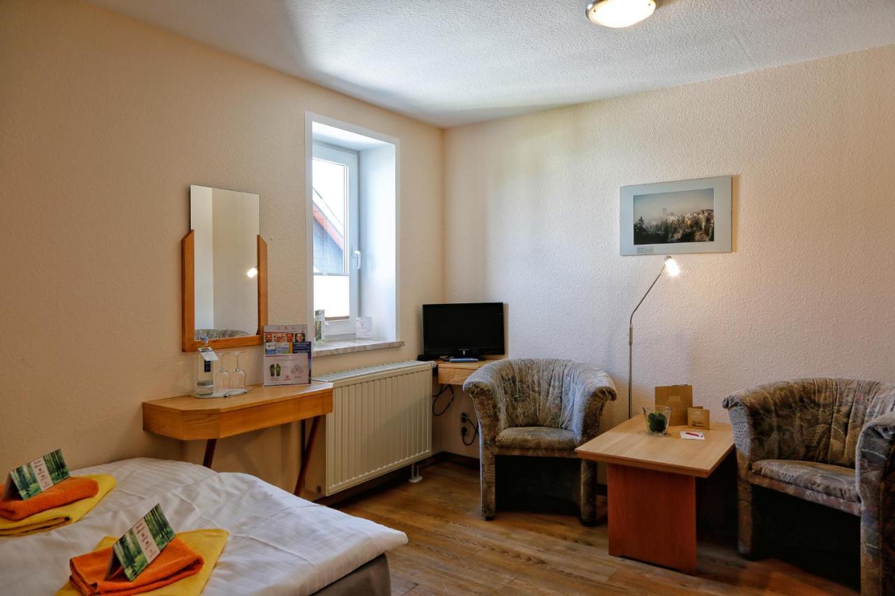 Konsum Gaestehaus Quisisana - Oberhof Оберхоф Экстерьер фото